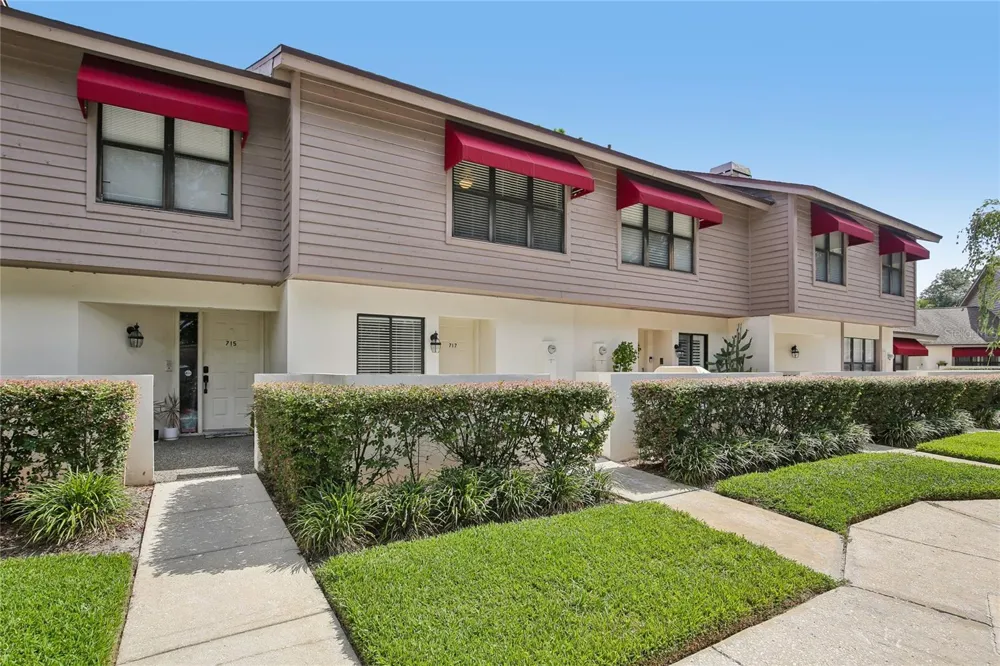 717 OAK PARK PLACE Brandon, FL 33511