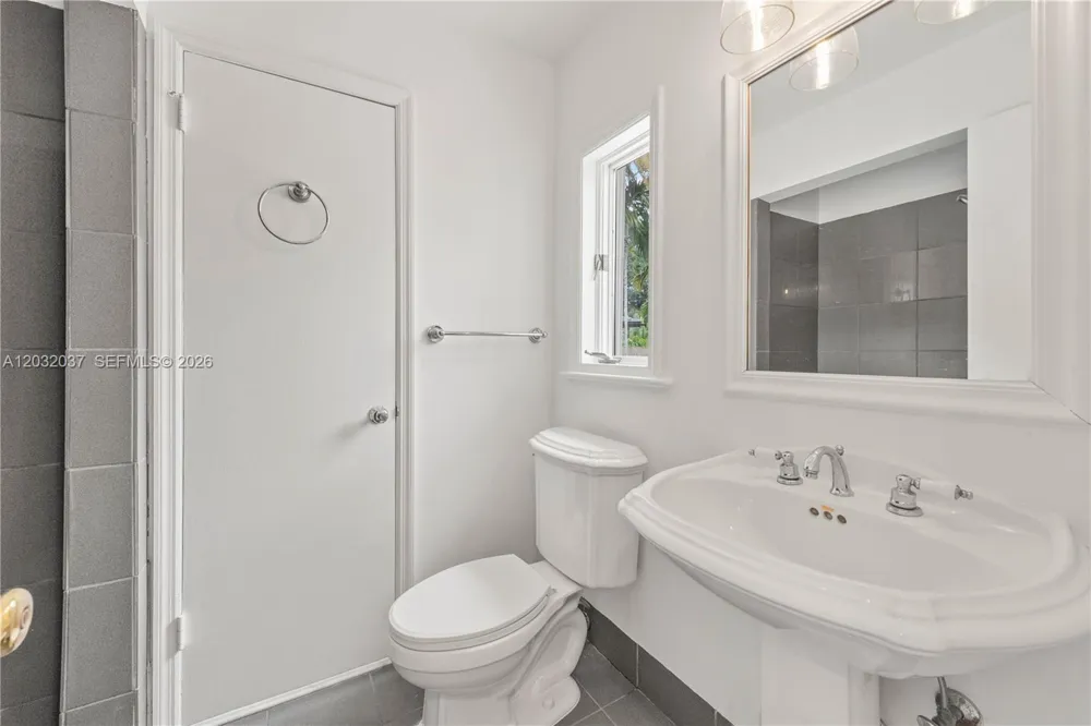 440 SW 29th Rd Miami, FL 33129
