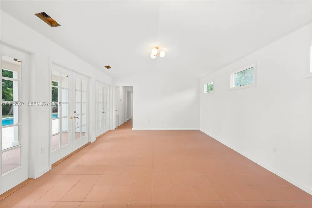440 SW 29th Rd Miami, FL 33129