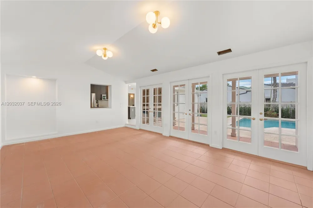 440 SW 29th Rd Miami, FL 33129