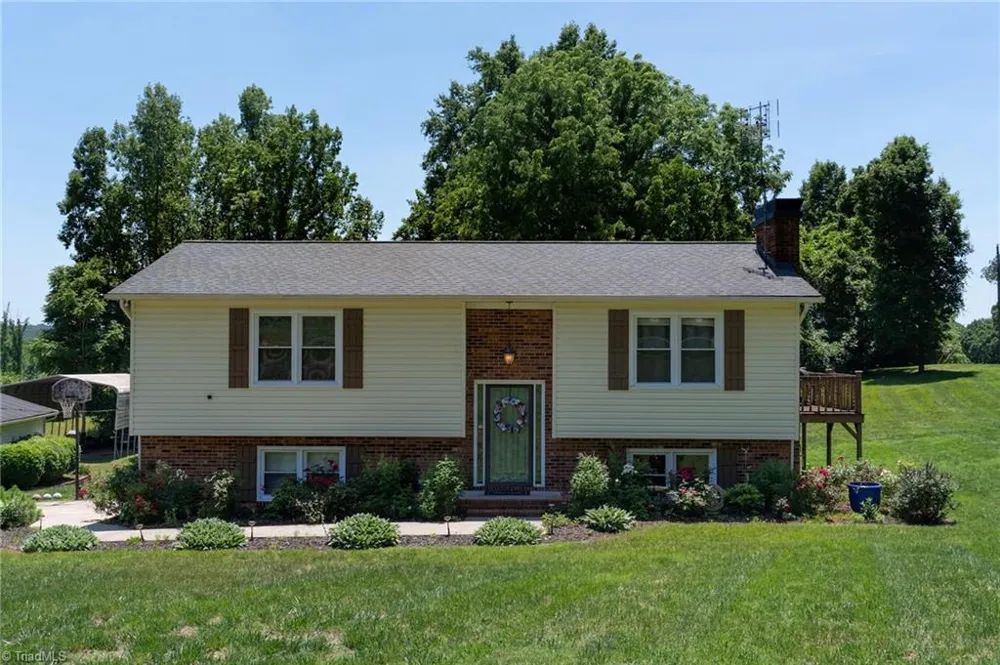 1744 R Chipman Drive Yadkinville, NC 27055