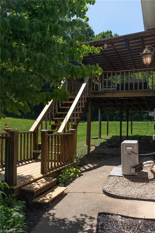 1744 R Chipman Drive Yadkinville, NC 27055