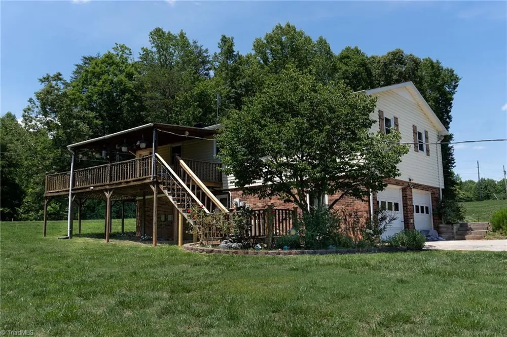 1744 R Chipman Drive Yadkinville, NC 27055