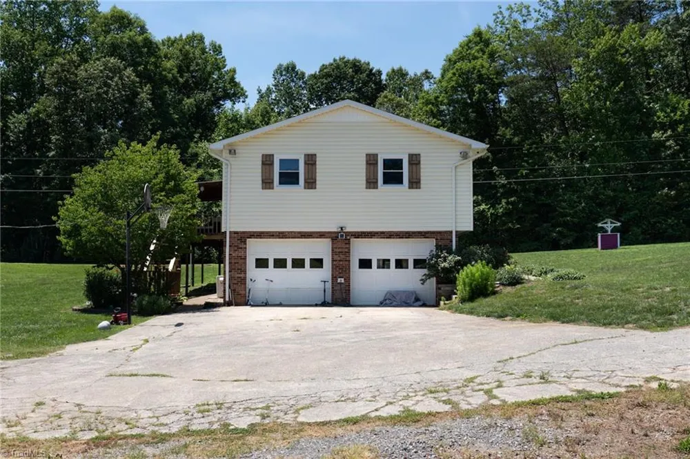 1744 R Chipman Drive Yadkinville, NC 27055