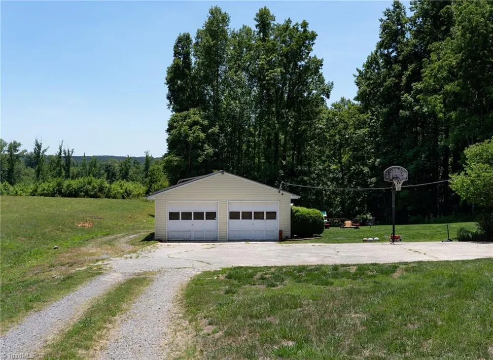 1744 R Chipman Drive Yadkinville, NC 27055