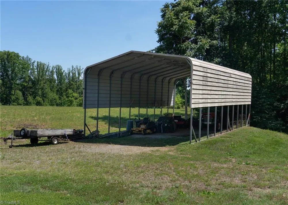 1744 R Chipman Drive Yadkinville, NC 27055