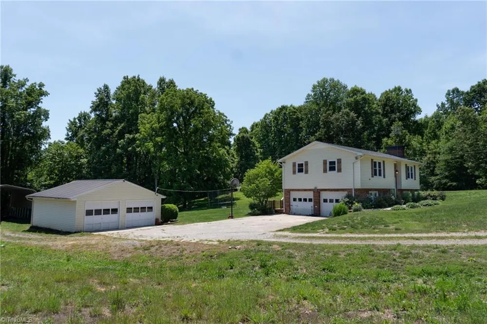 1744 R Chipman Drive Yadkinville, NC 27055
