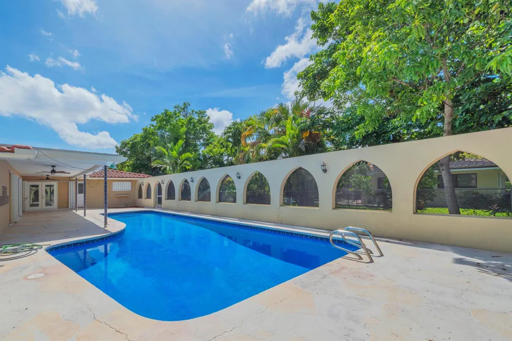 3860 NW 100th Avenue Coral Springs, FL 33065