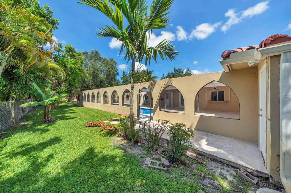 3860 NW 100th Avenue Coral Springs, FL 33065