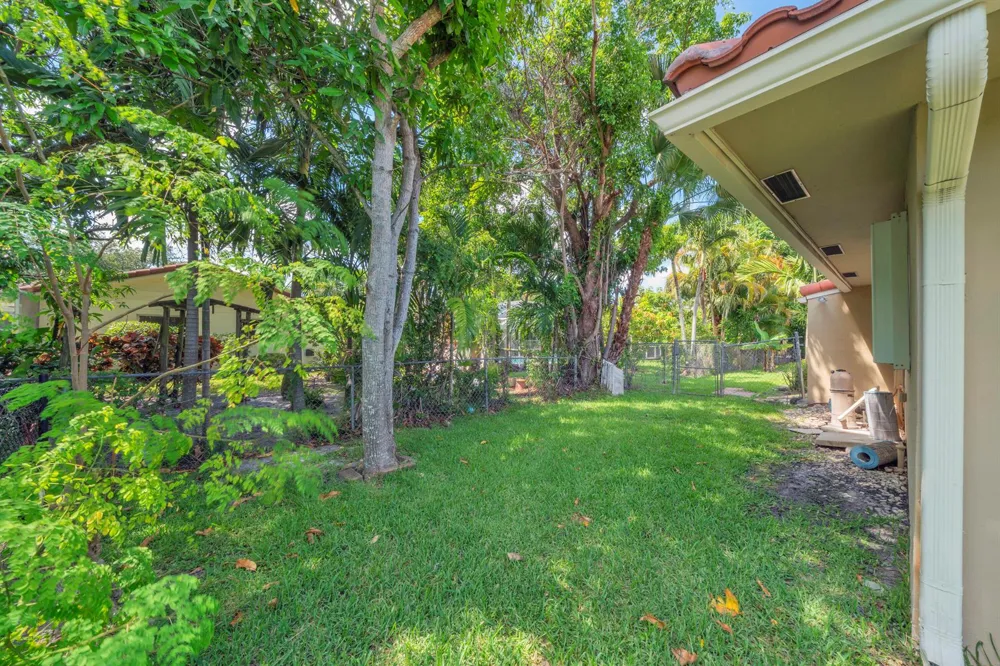 3860 NW 100th Avenue Coral Springs, FL 33065