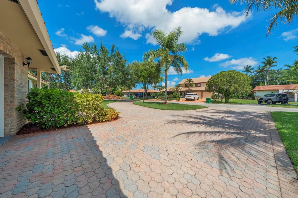 3860 NW 100th Avenue Coral Springs, FL 33065