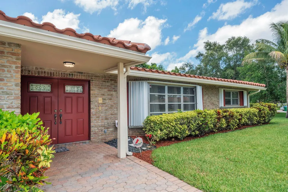 3860 NW 100th Avenue Coral Springs, FL 33065