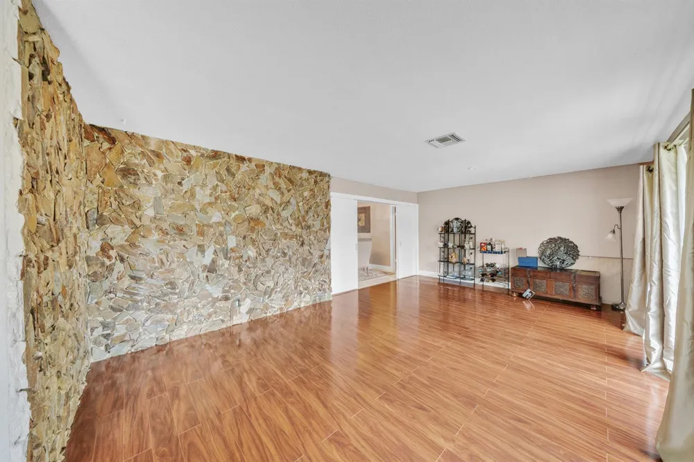 3860 NW 100th Avenue Coral Springs, FL 33065