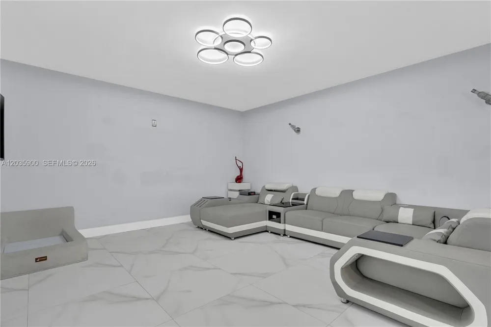 13330 SW 5th St Miami, FL 33184