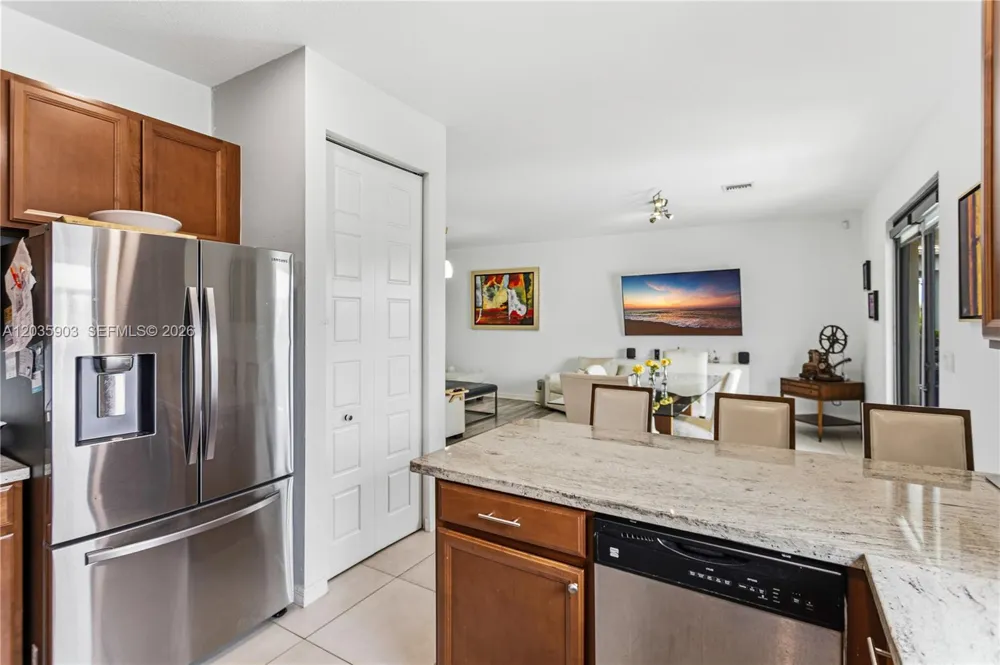612 NE 193rd St Miami, FL 33179