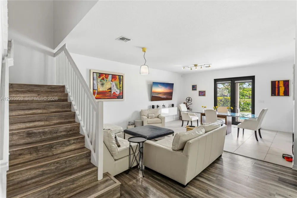 612 NE 193rd St Miami, FL 33179