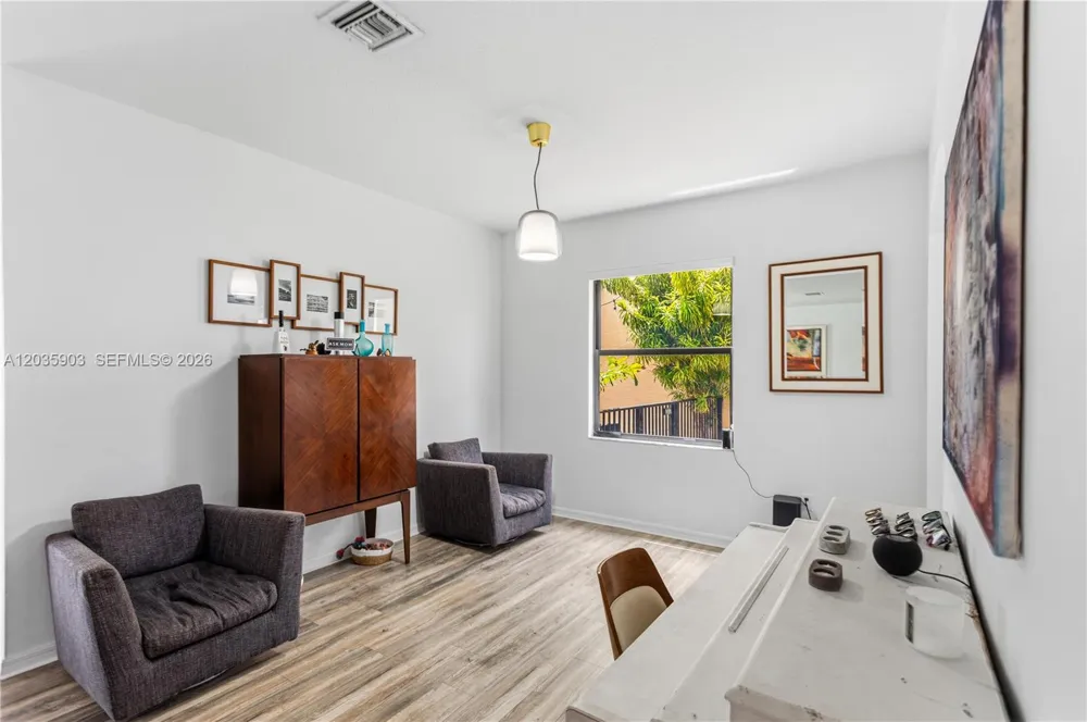 612 NE 193rd St Miami, FL 33179