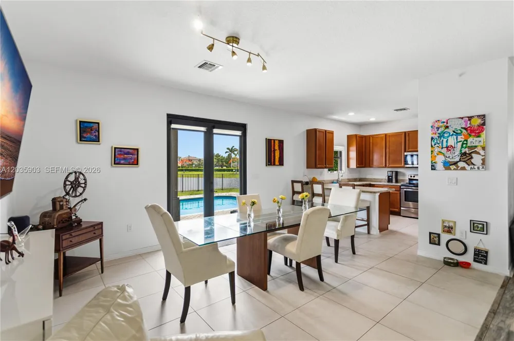612 NE 193rd St Miami, FL 33179