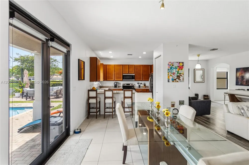 612 NE 193rd St Miami, FL 33179