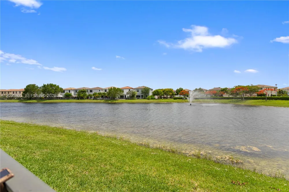 612 NE 193rd St Miami, FL 33179