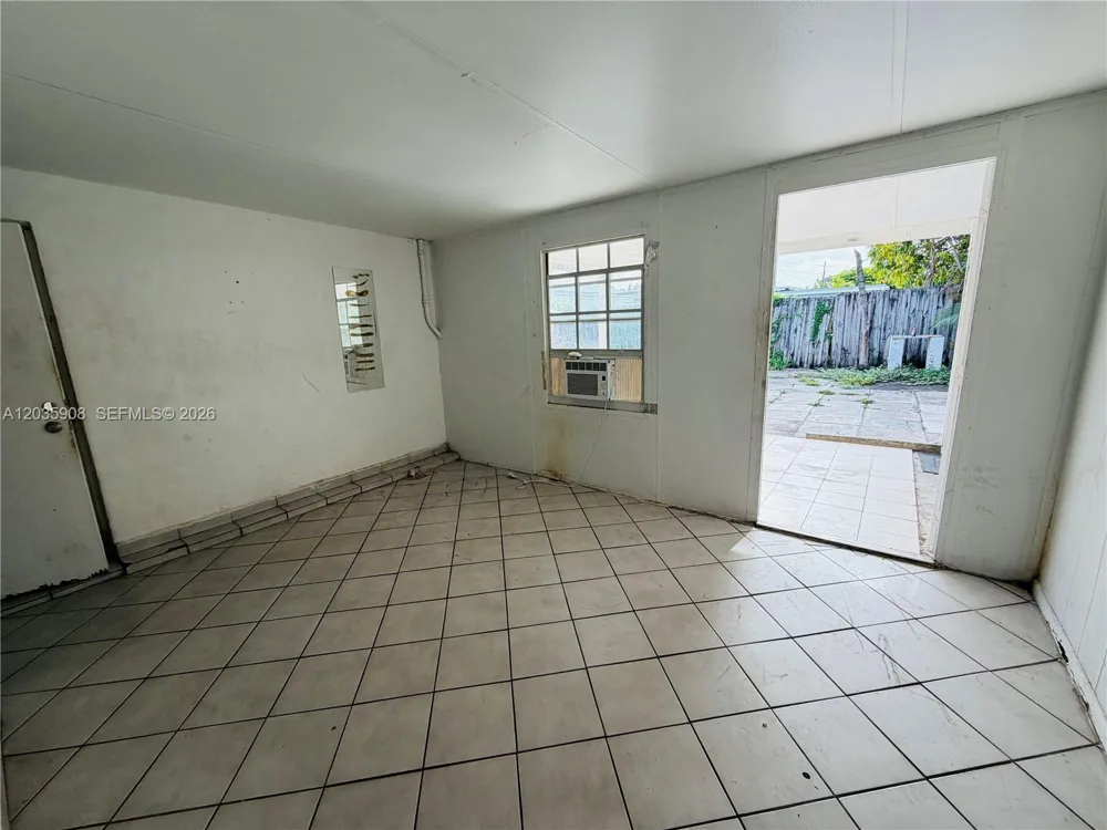 1550 E 10th Ave Hialeah, FL 33010