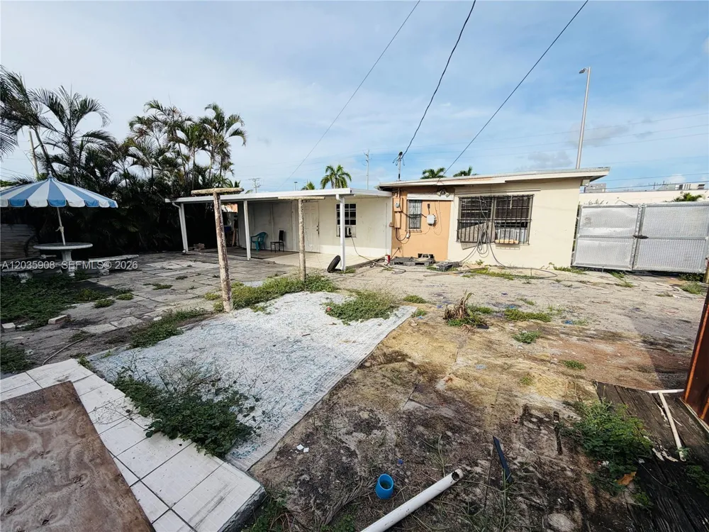 1550 E 10th Ave Hialeah, FL 33010