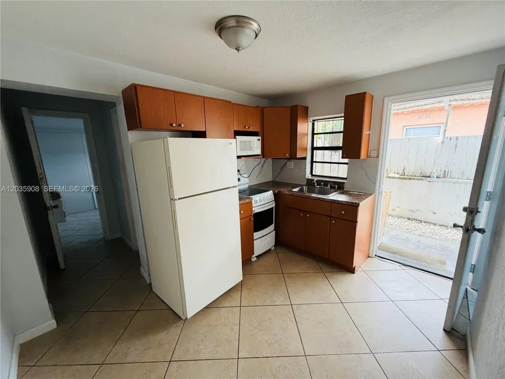 1550 E 10th Ave Hialeah, FL 33010