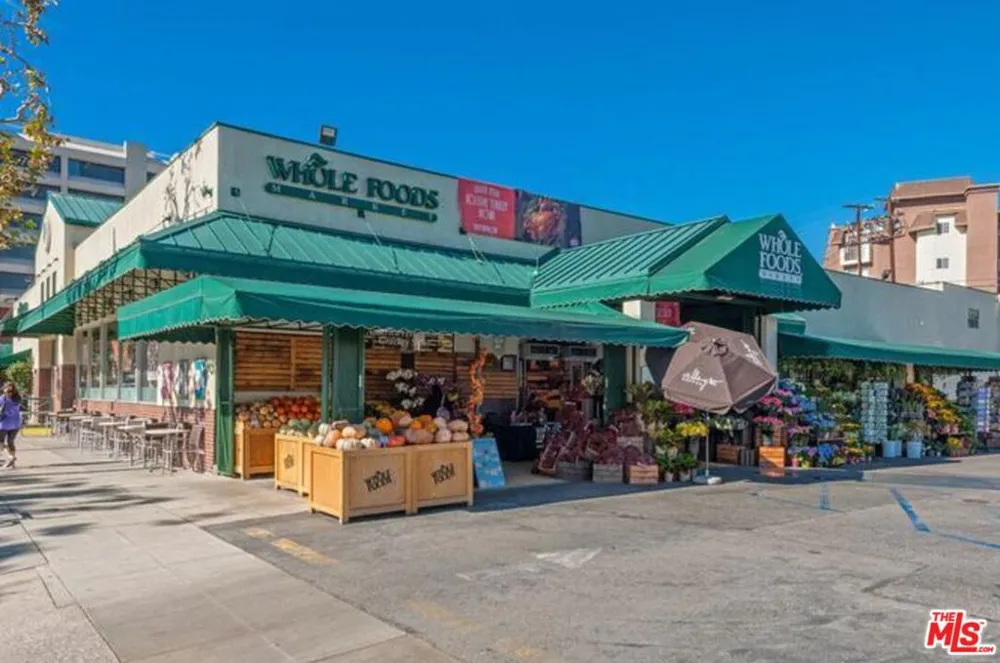 11646 Chenault Street #9 Los Angeles, CA 90049