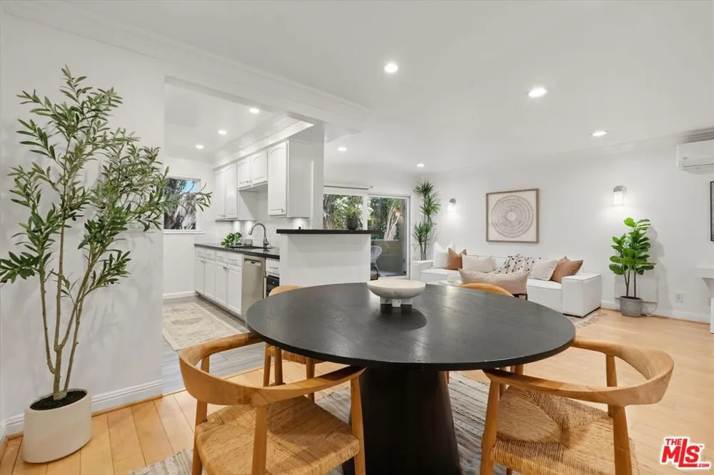 11646 Chenault Street #9 Los Angeles, CA 90049