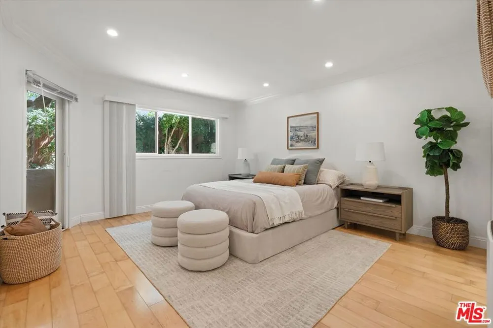 11646 Chenault Street #9 Los Angeles, CA 90049