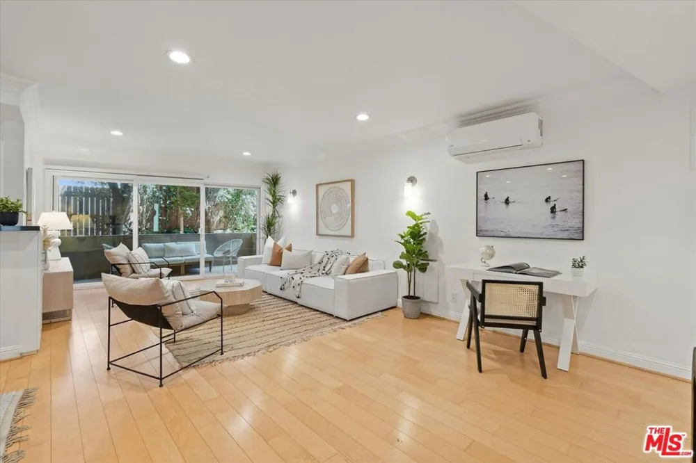 11646 Chenault Street #9 Los Angeles, CA 90049
