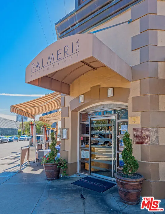 11646 Chenault Street #9 Los Angeles, CA 90049