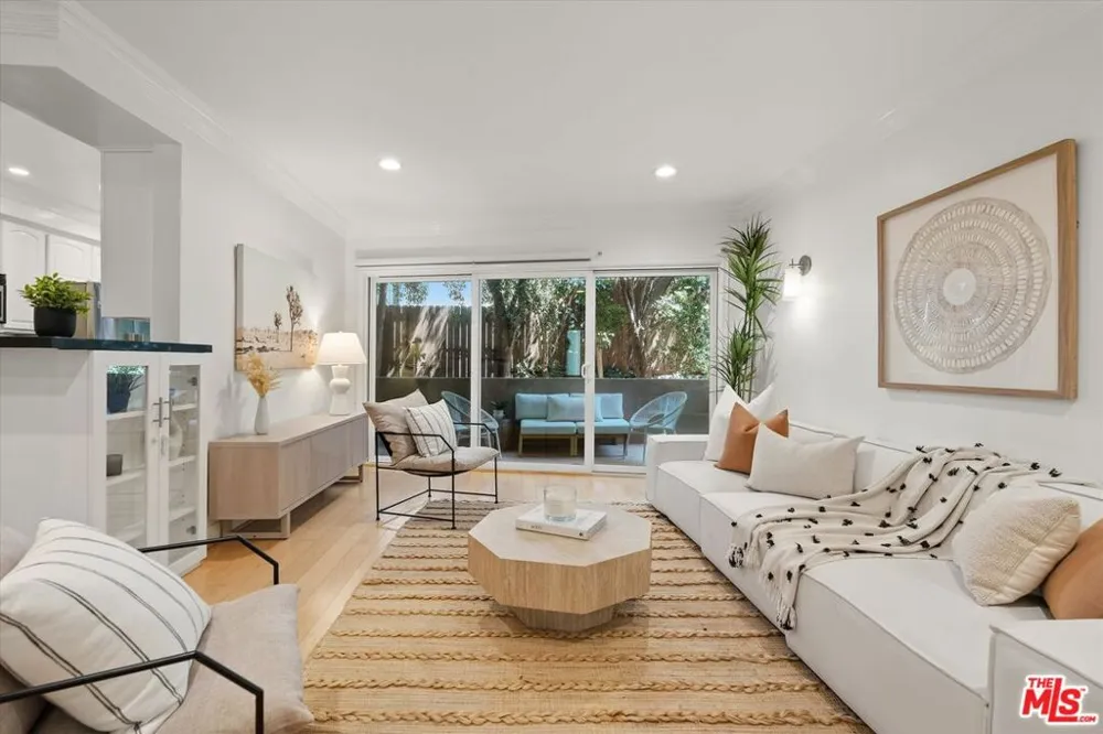 11646 Chenault Street #9 Los Angeles, CA 90049