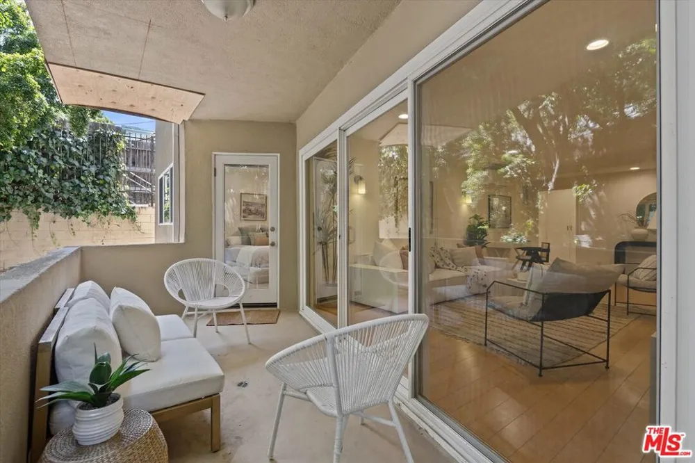 11646 Chenault Street #9 Los Angeles, CA 90049