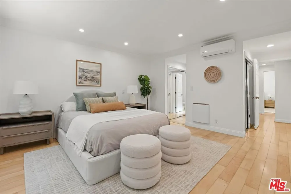 11646 Chenault Street #9 Los Angeles, CA 90049