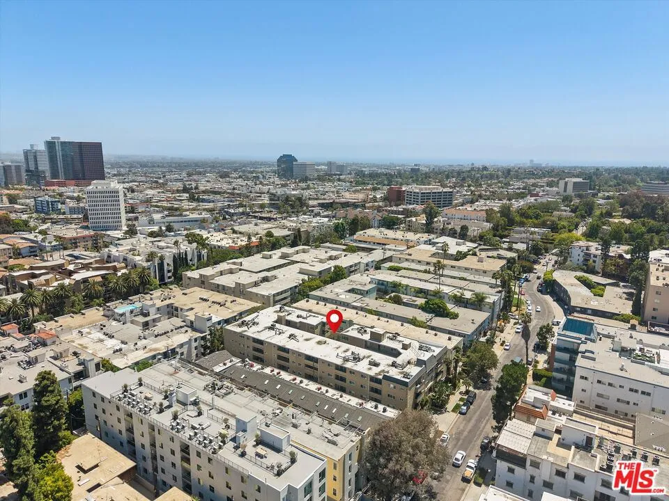 11646 Chenault Street #9 Los Angeles, CA 90049