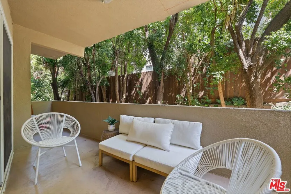 11646 Chenault Street #9 Los Angeles, CA 90049
