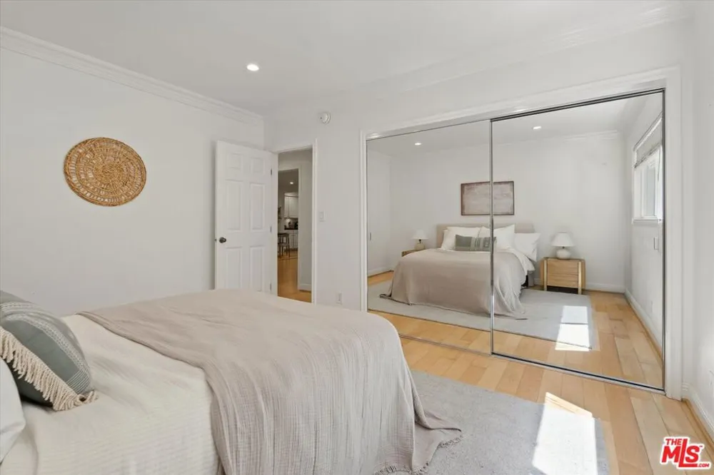 11646 Chenault Street #9 Los Angeles, CA 90049
