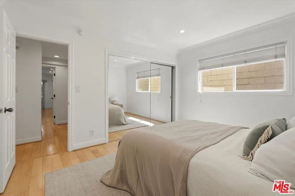 11646 Chenault Street #9 Los Angeles, CA 90049