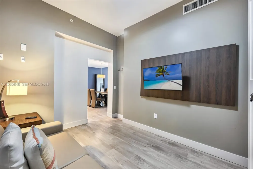 777 Ocean Dr #N516 Hollywood, FL 33019