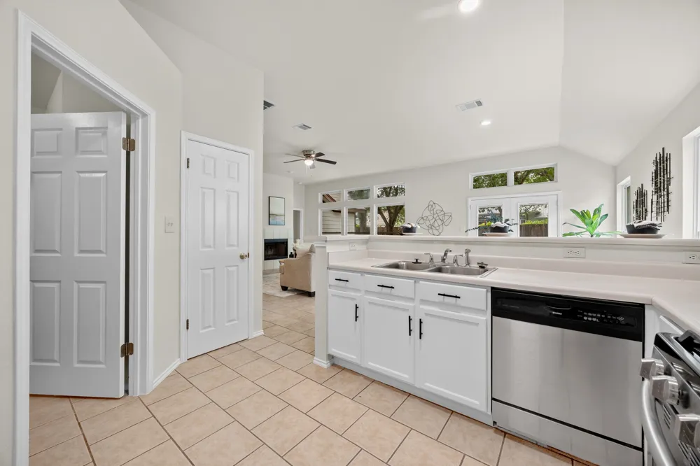 119 Stephen Lane Georgetown, TX 78626