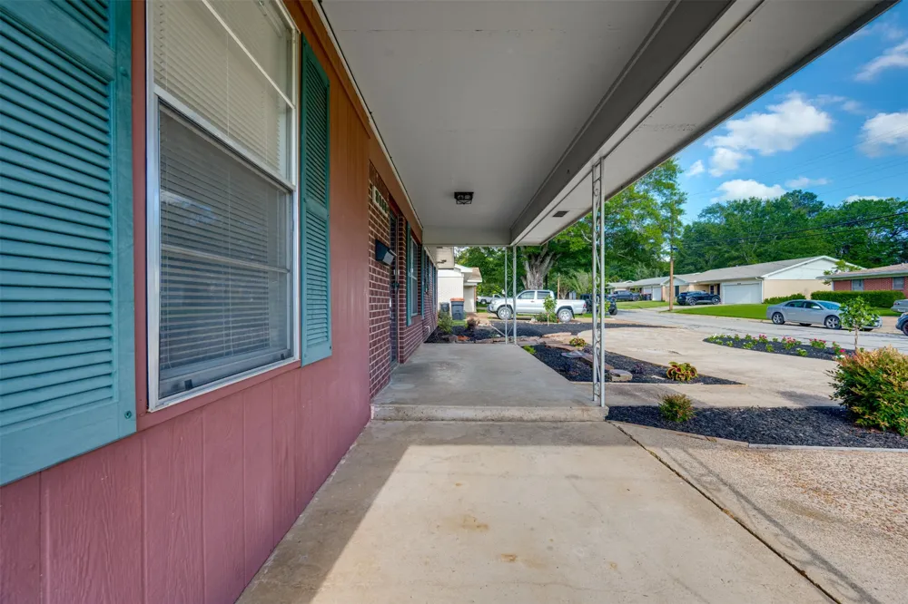 3165 E Houston Street Paris, TX 75460