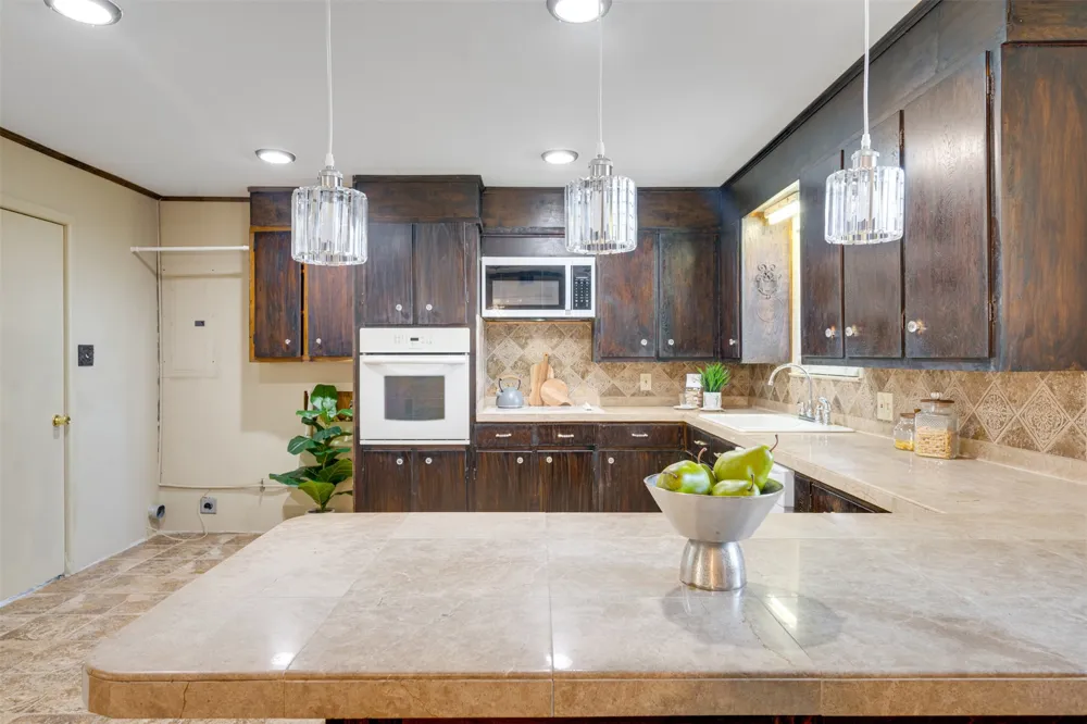 3165 E Houston Street Paris, TX 75460