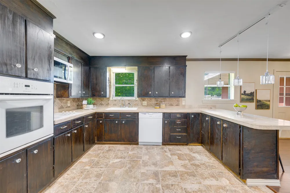 3165 E Houston Street Paris, TX 75460
