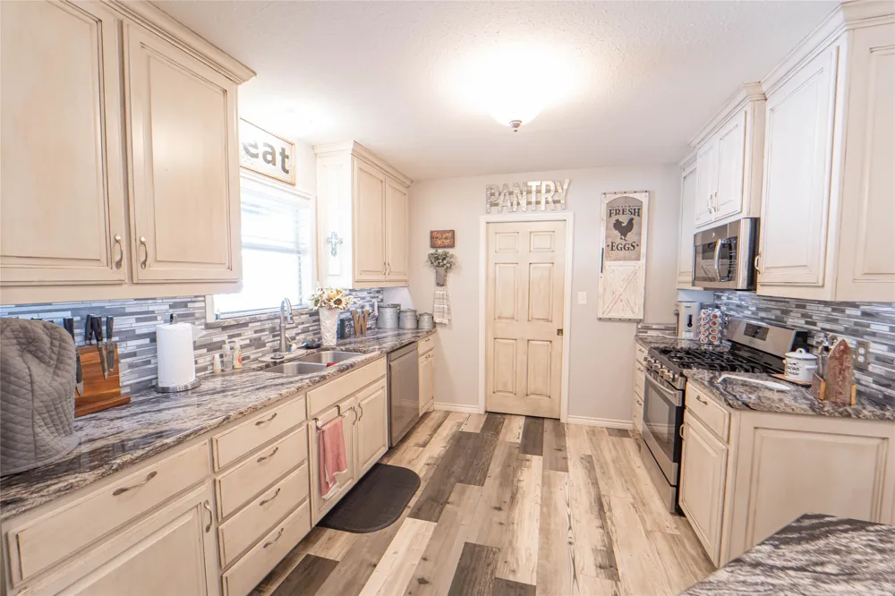 1400 W Wheeler Street Breckenridge, TX 76424