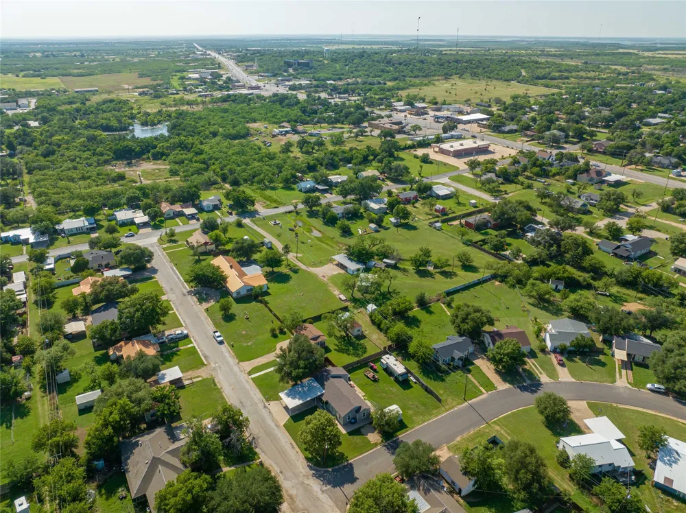 1400 W Wheeler Street Breckenridge, TX 76424