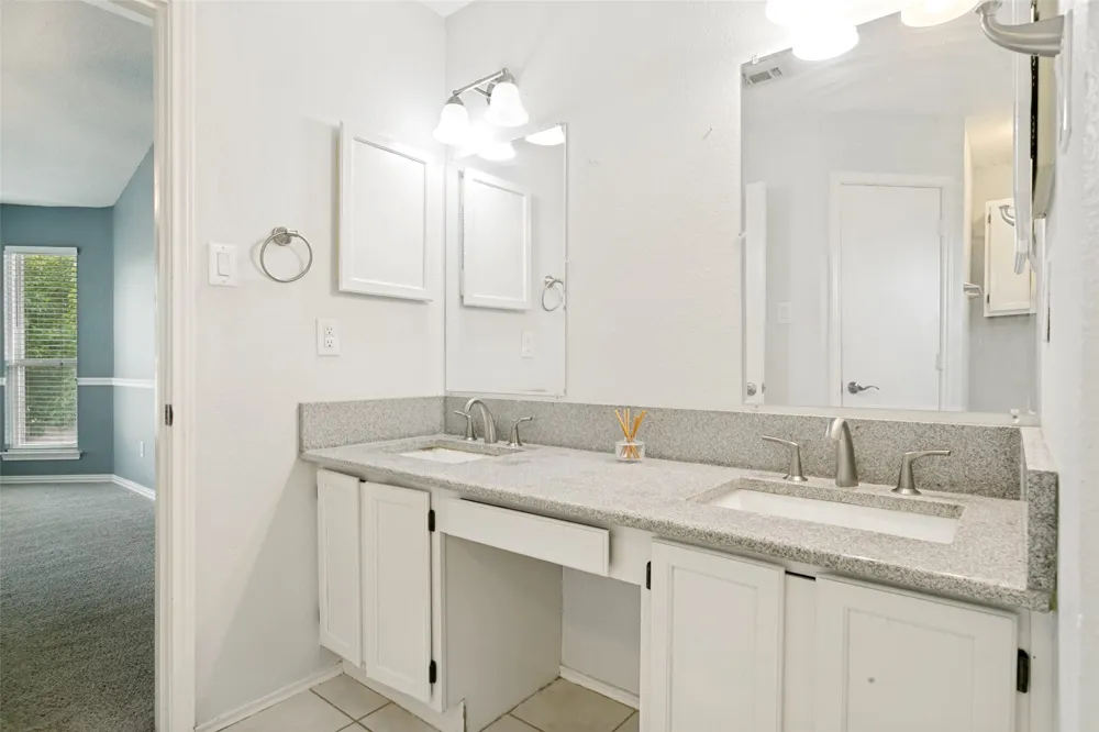 2236 Ryan Ridge Grapevine, TX 76051