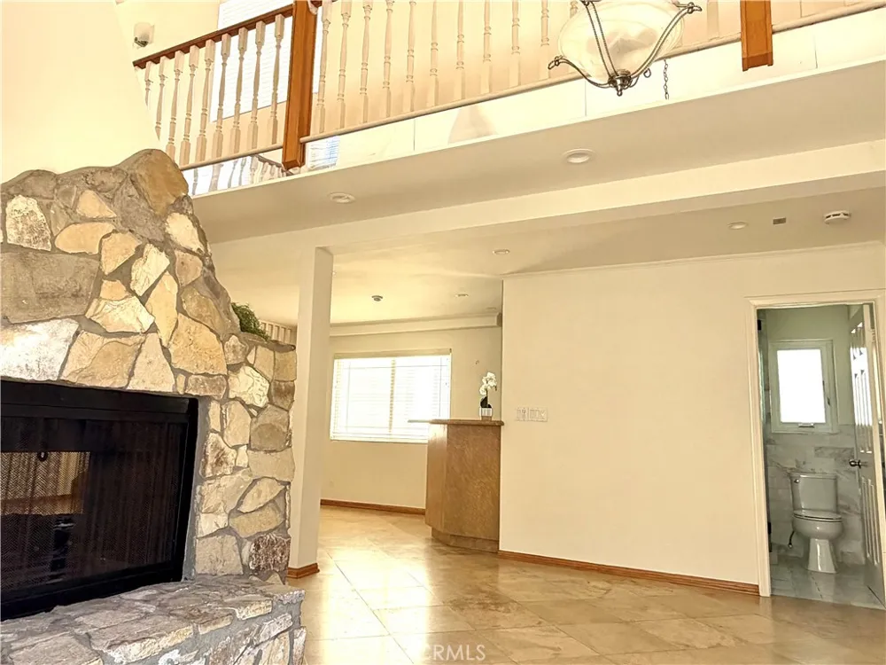 425 S Catalina Avenue #4 Redondo Beach, CA 90277