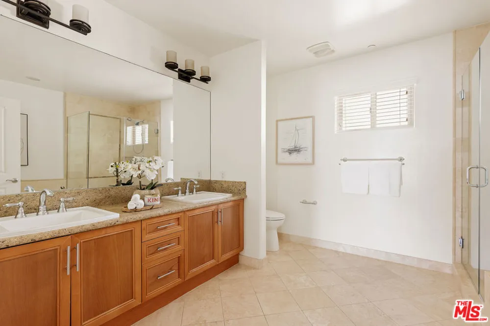 8238 W Manchester Avenue #208 Playa del Rey, CA 90293