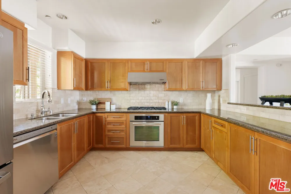 8238 W Manchester Avenue #208 Playa del Rey, CA 90293